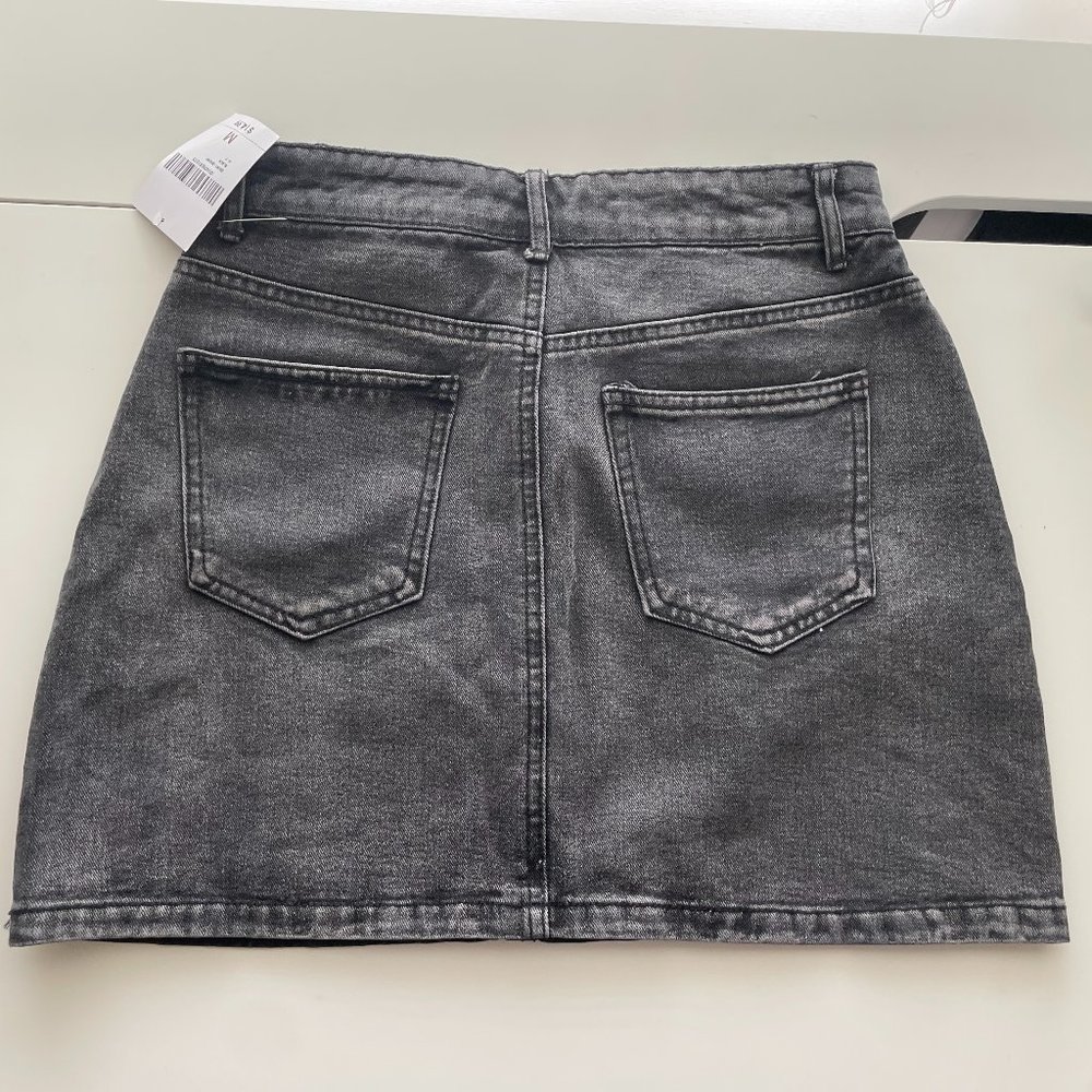 Forever 21 Black Denim Skirt New with Tags Size M